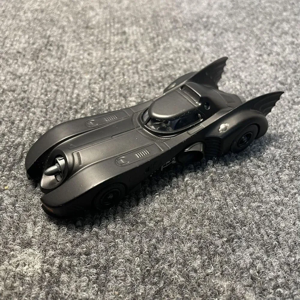 Jada Toys Batmobile 1989 Batman Diecast Car 1/32 Scale DC Comics Black Toy Model